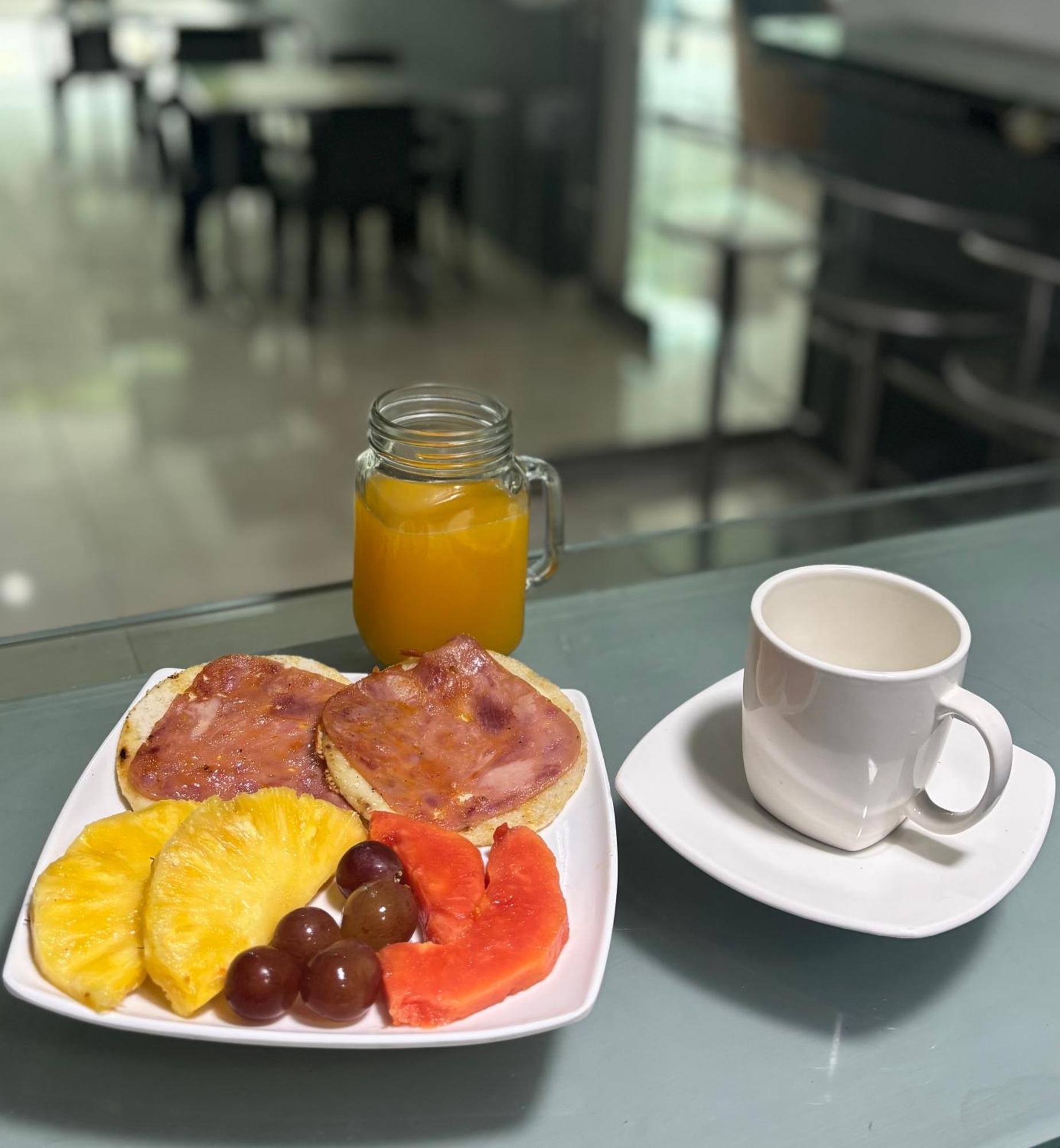 Ayenda Zhena Hotel Cúcuta Kültér fotó